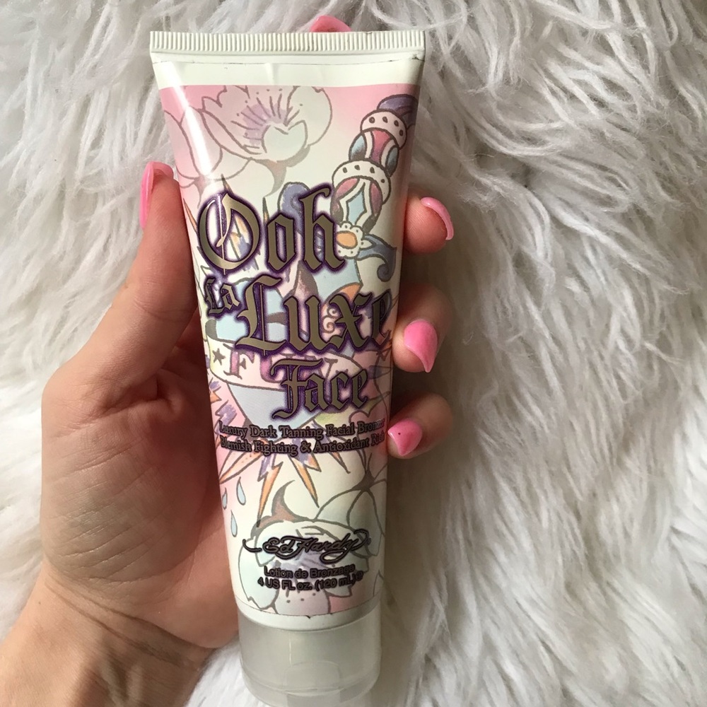 Ed Hardy Ooh La Luxe Face Bronzer Tanning Lotion